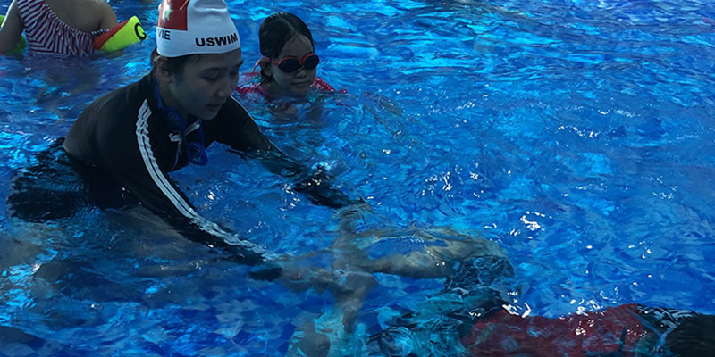 Khoá học bơi bể bơi bốn mùa Việt Đức bao nhiêu tiền?