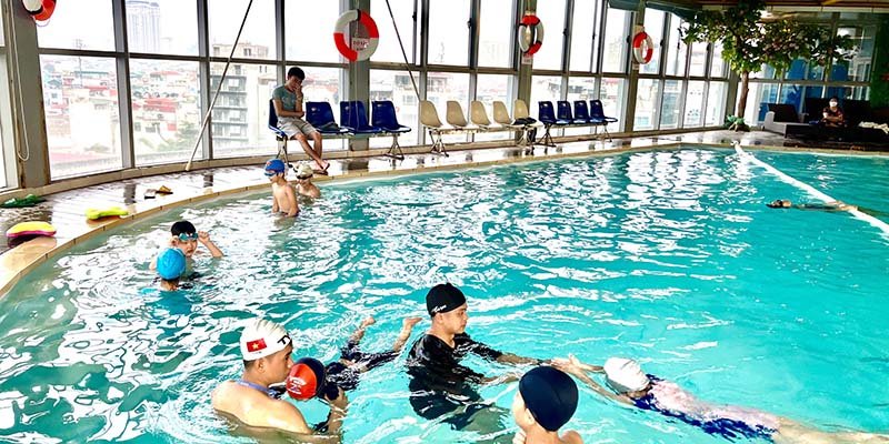 Lớp học bơi Hà Nội